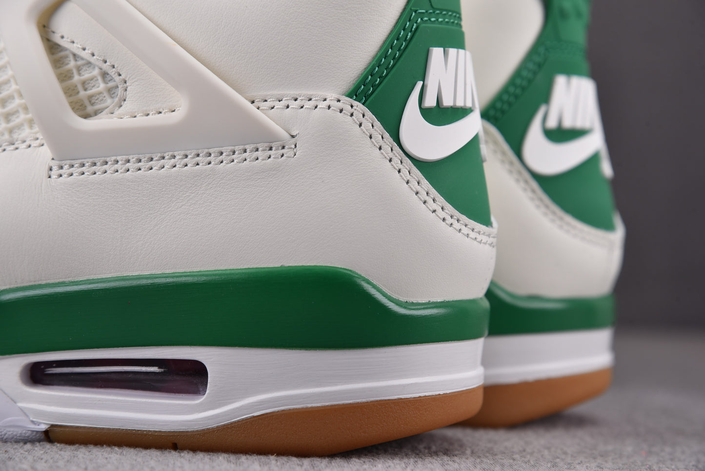 NK SB x Air Jordan 4 “Pine Green”